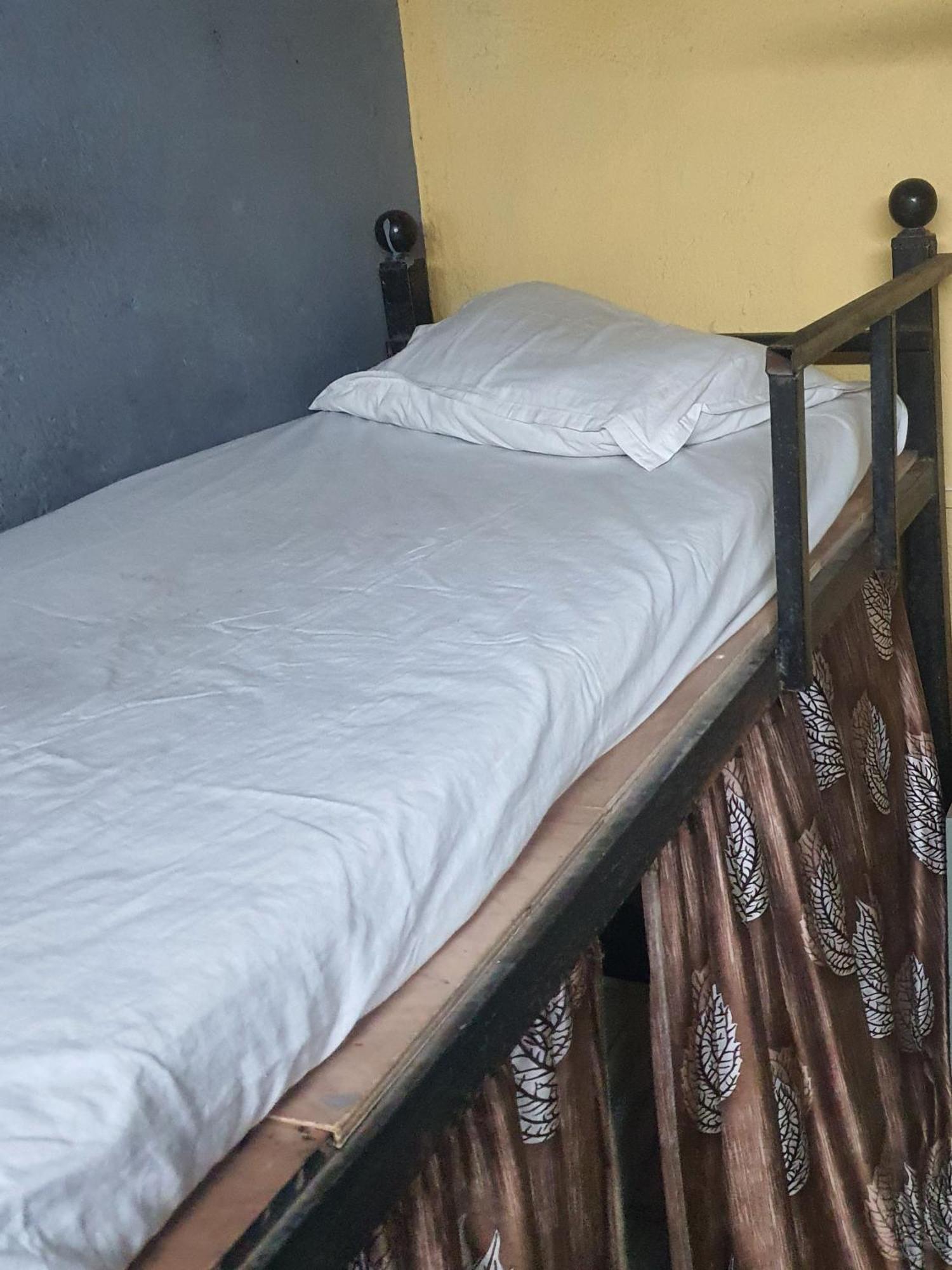 Bapuji Dormitory Hostel Mumbai Kültér fotó