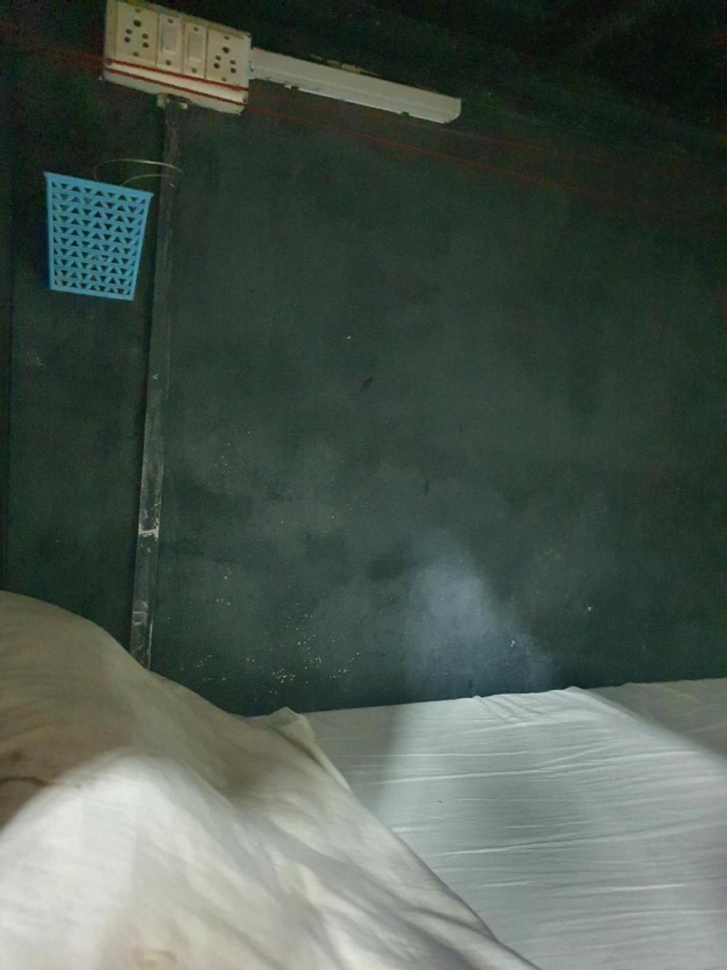 Bapuji Dormitory Hostel Mumbai Kültér fotó