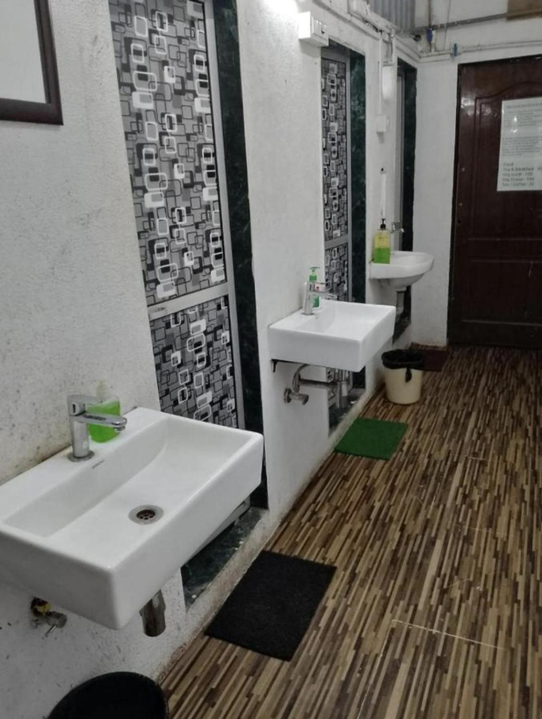 Bapuji Dormitory Hostel Mumbai Kültér fotó
