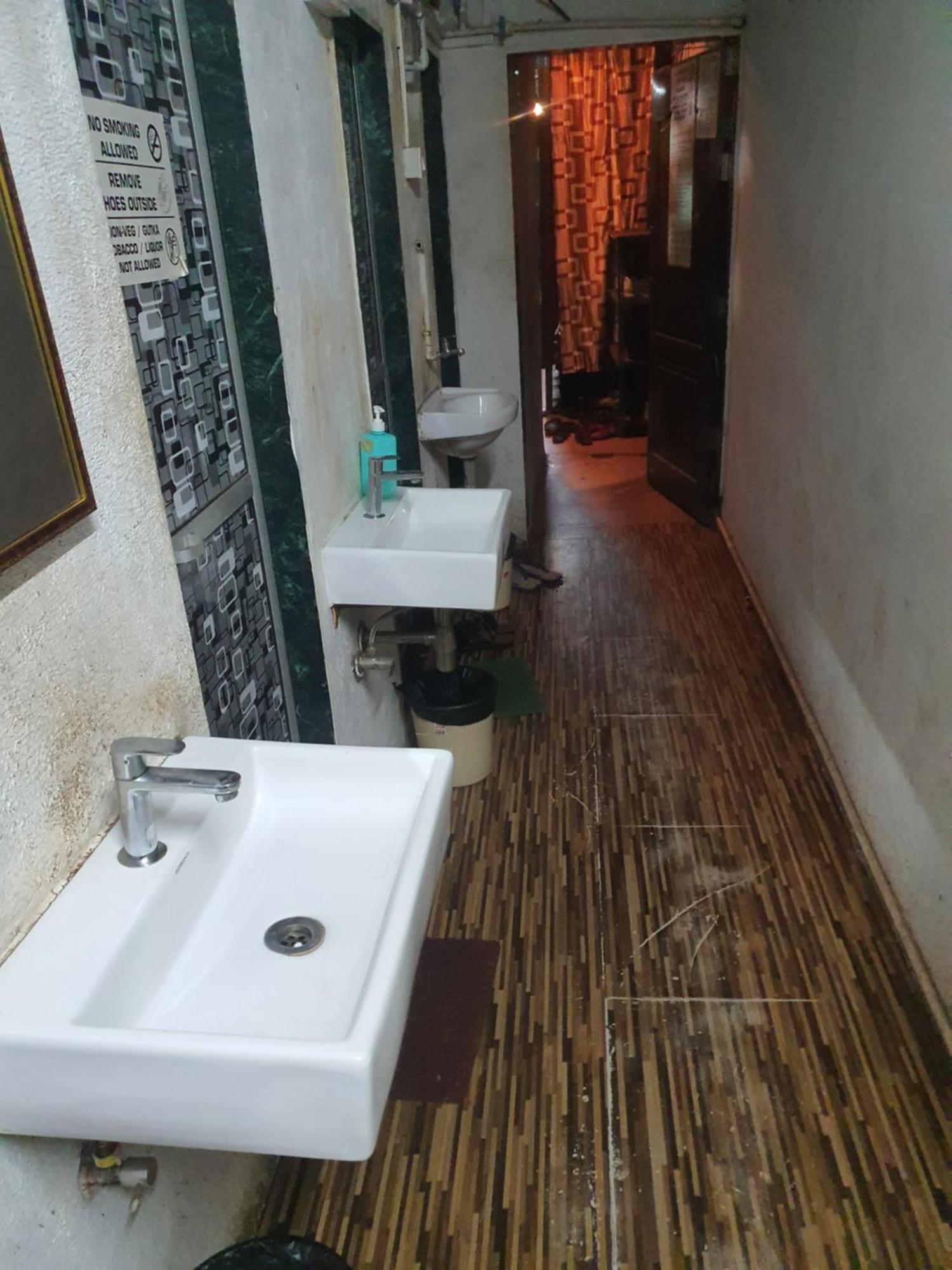 Bapuji Dormitory Hostel Mumbai Kültér fotó