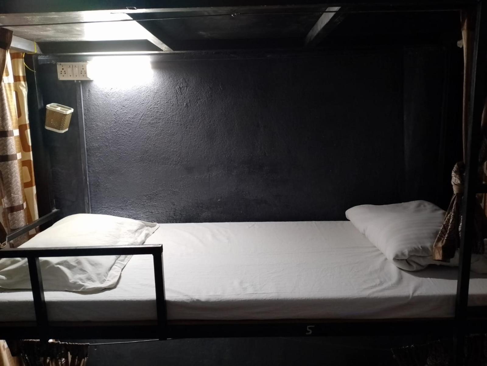 Bapuji Dormitory Hostel Mumbai Kültér fotó