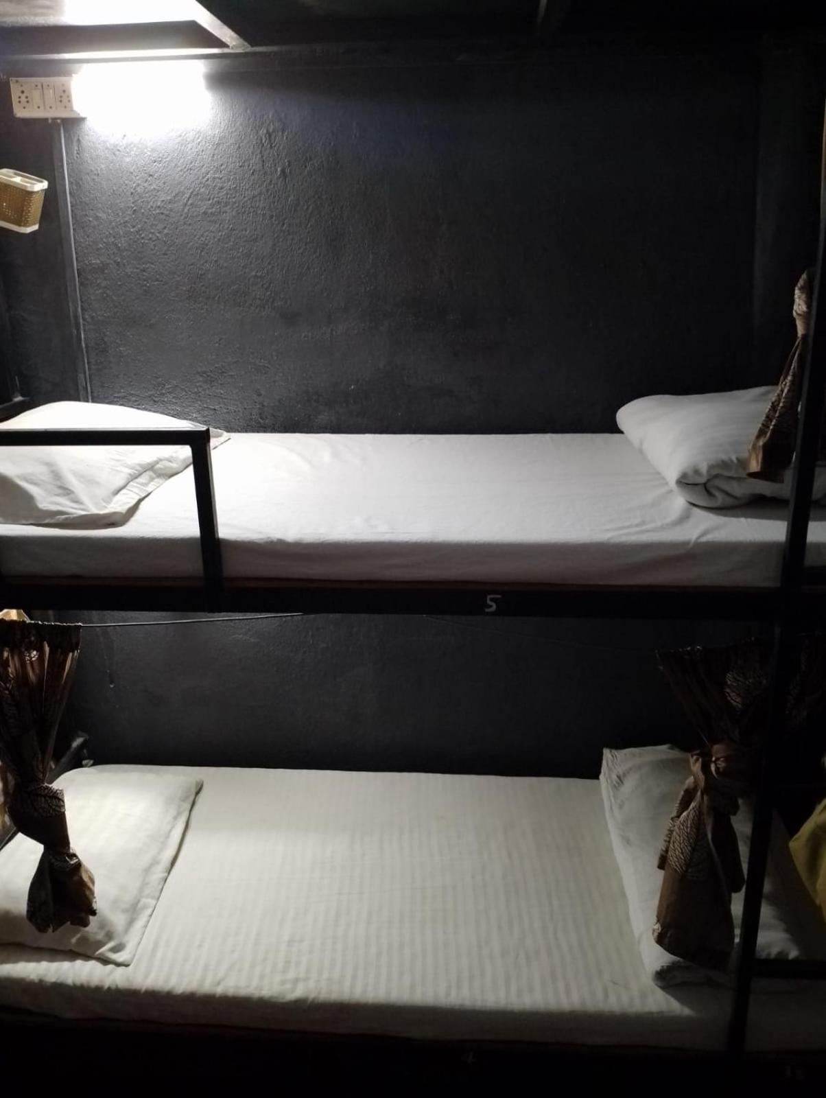 Bapuji Dormitory Hostel Mumbai Kültér fotó